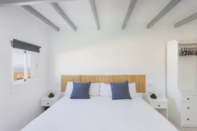 img/masonry/huacachina-studio/Estudio 4 - Cama.webp