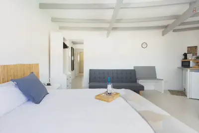 img/masonry/huacachina-studio/Estudio 4 - Vista desde cama general.webp