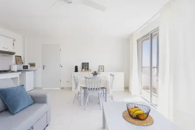 img/masonry/siwa-oasis-apartment/Apartamento desde esquina lampara tele.webp